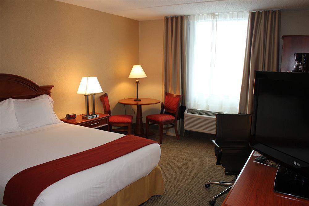 Fairfield By Marriott Inn & Suites Madison South Экстерьер фото
